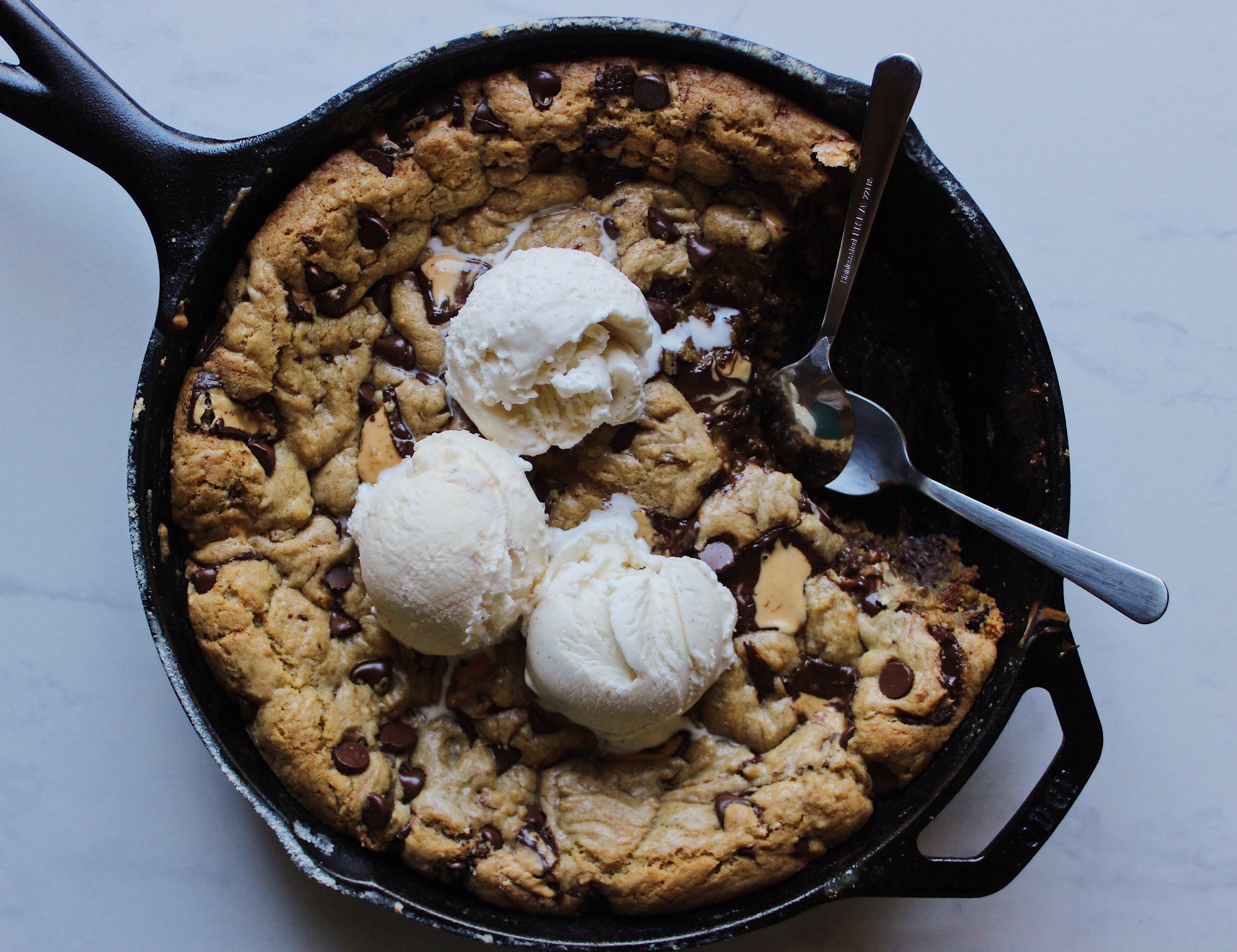 Chocolate Peanut Butter Cup Pizookie