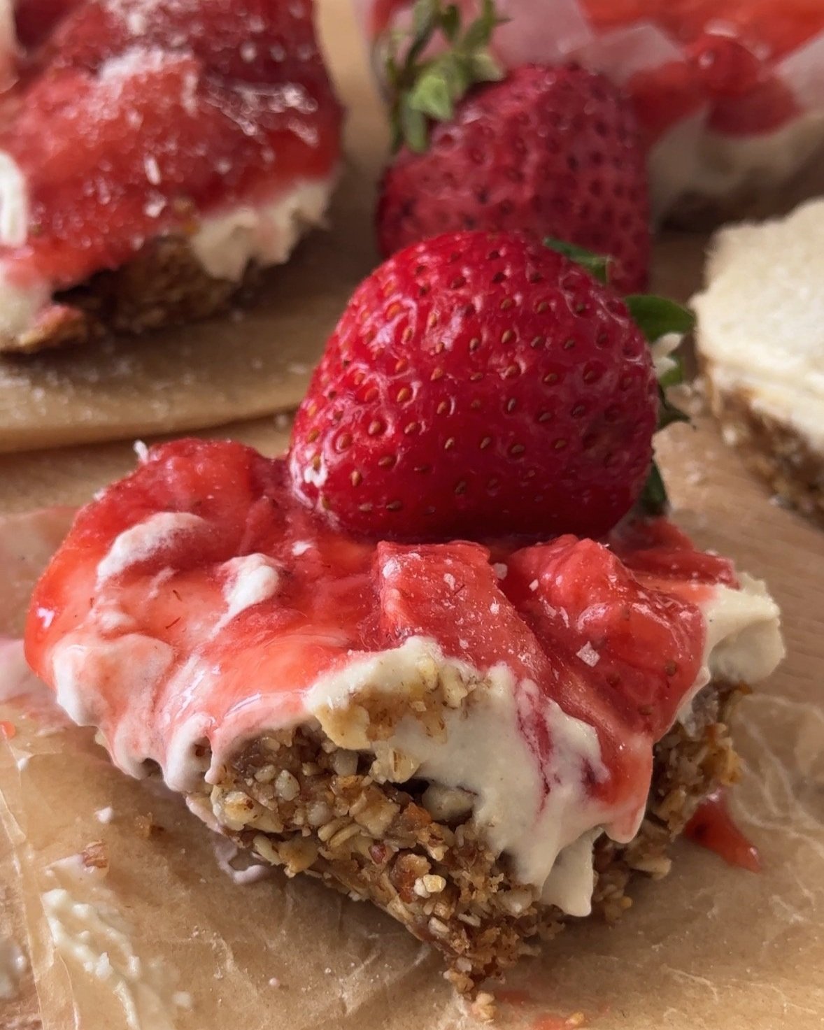 Mini Strawberry Cheesecakes (v, gf, rsf)