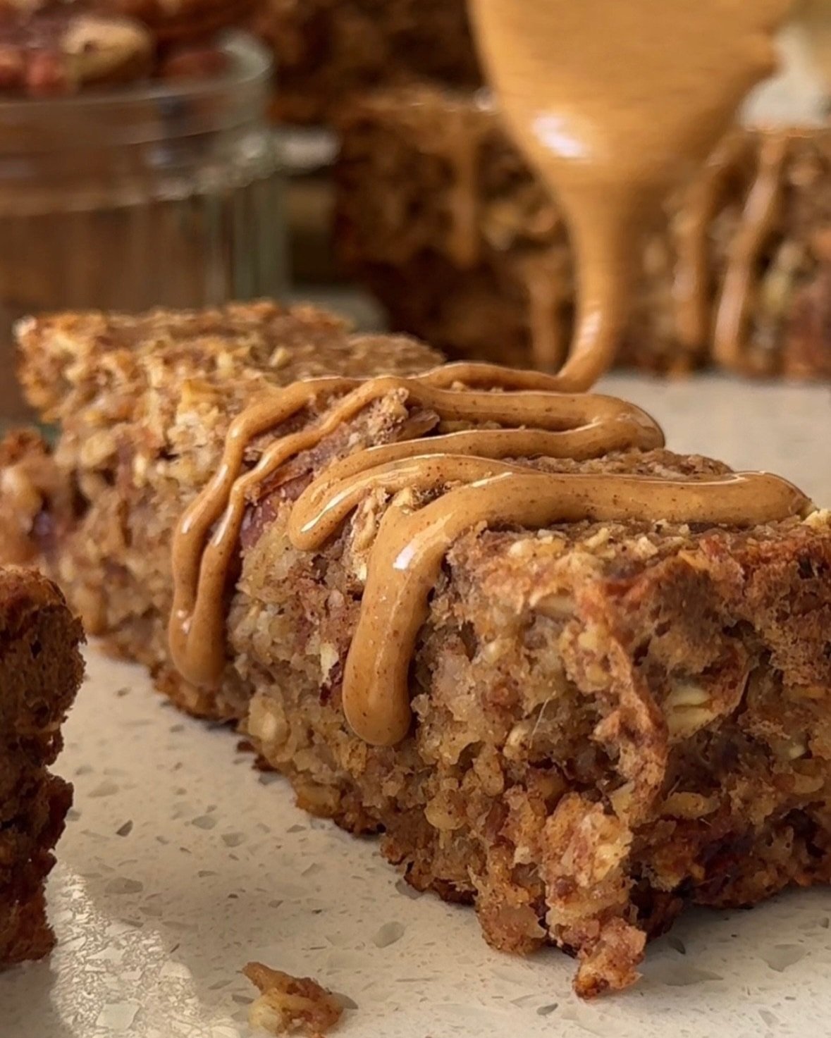 Soft Baked Apple Cinnamon Oat Bars